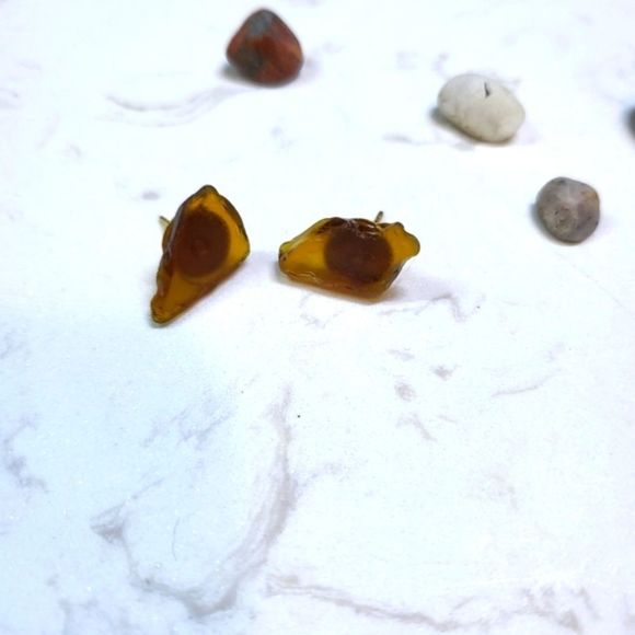 Sea glass studs brown - Picture 1 of 3
